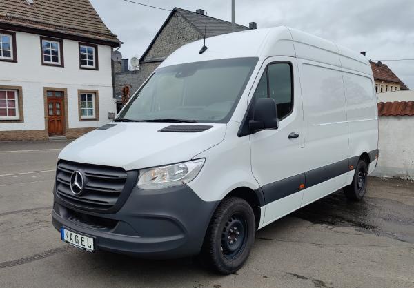 Mercedes Benz Sprinter oder ähnlich